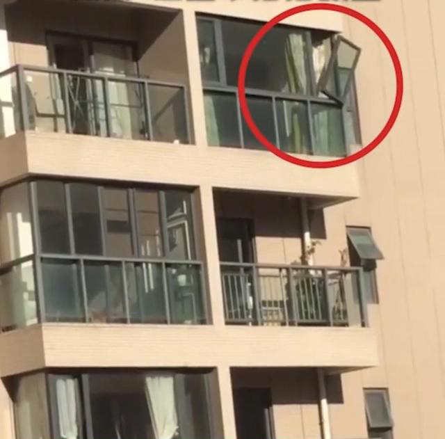 門窗高空墜落事故頻發，誰來保障安全？